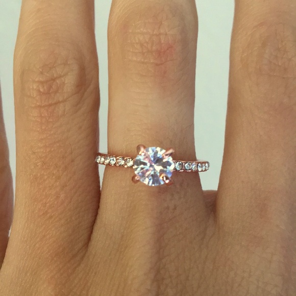 ❤️Gorgeous Gold plated solitaire ring with Pavé Size 6.5 - Picture 2 of 3